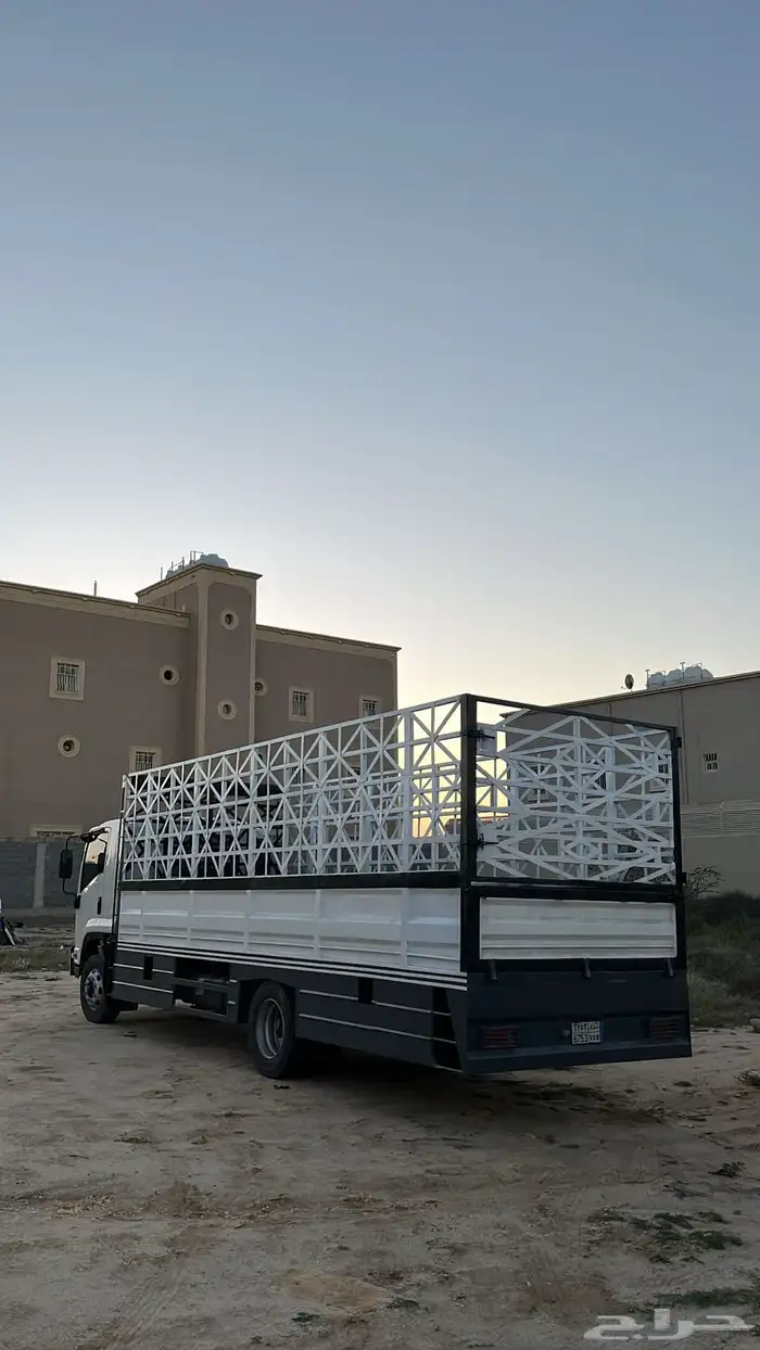 لوري صندوق كبير 7م الرياض 0