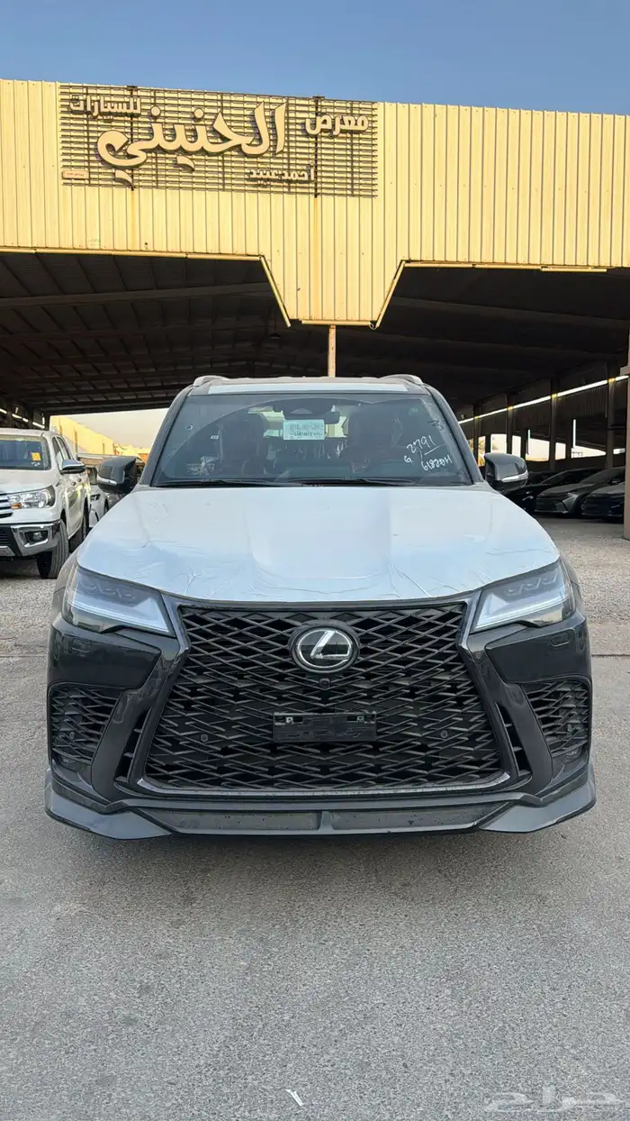لكزس 2025 بنزين LX600 فل كامل سبورت سعودي جديد اللون اسود 2
