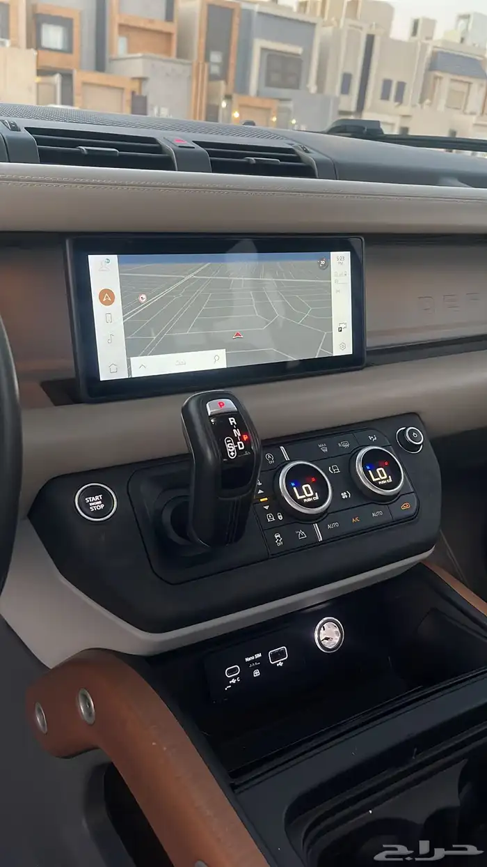 لاند روفر ديفندر 2020 7