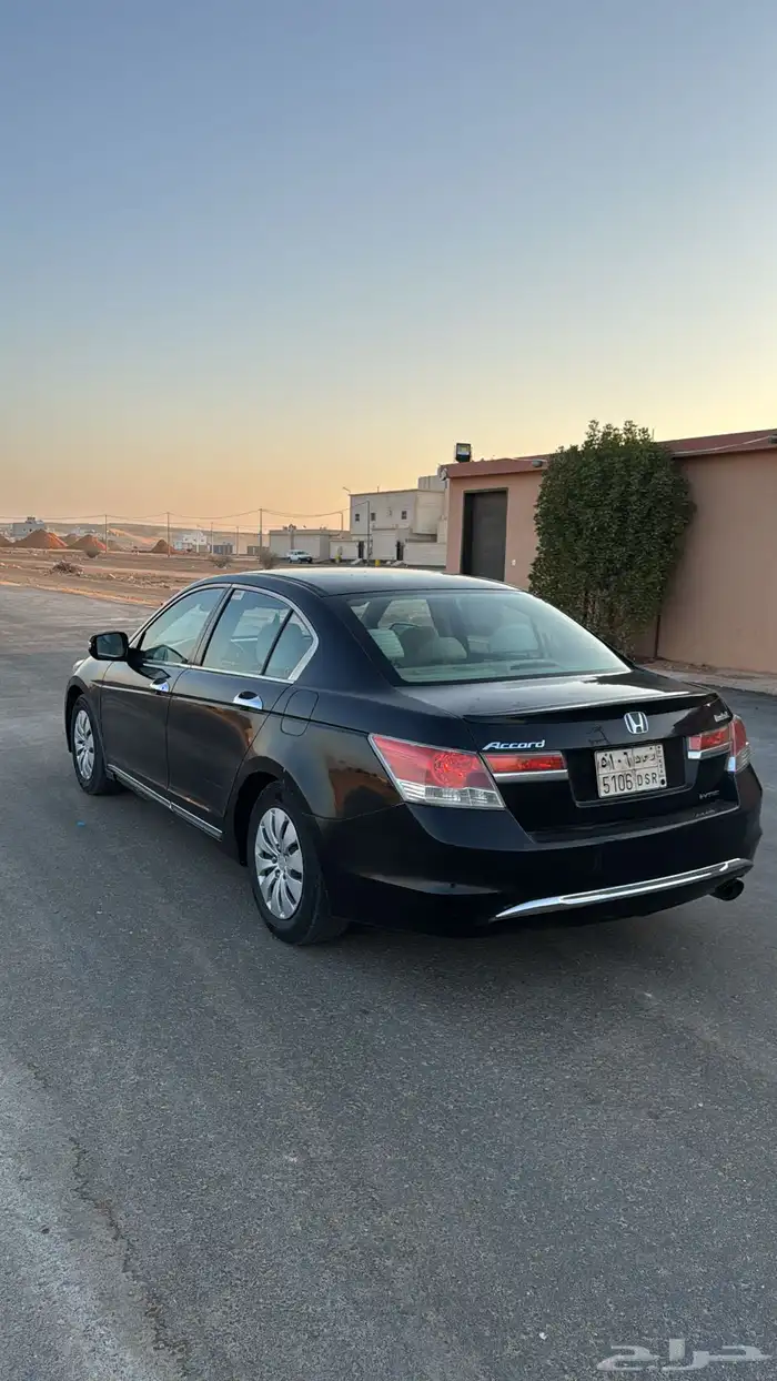 سلام عليكم ورحمة الله اعرض لكم هوندا اكورد موديل 12 9