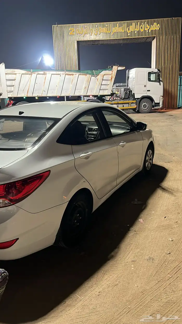 اكسنت 2017 ماشيه 290 نظيفه ابيض لها معي 4 سنين وماقد اشتكيت 2