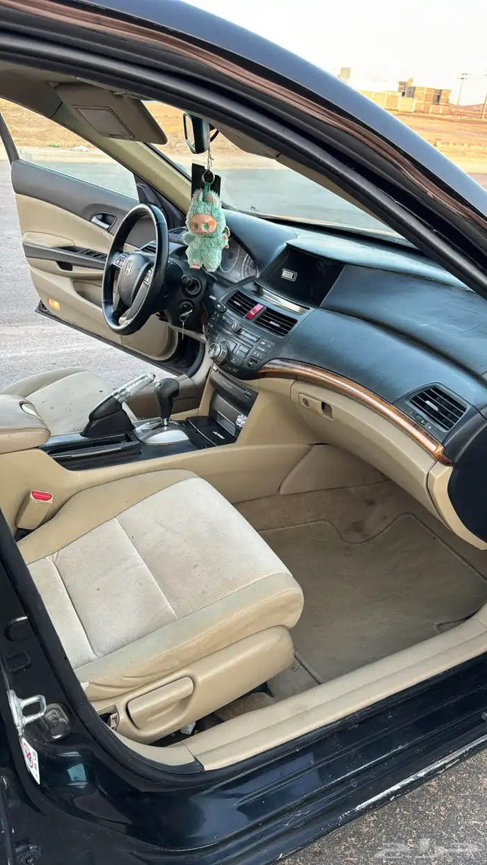 سلام عليكم ورحمة الله اعرض لكم هوندا اكورد موديل 12 15