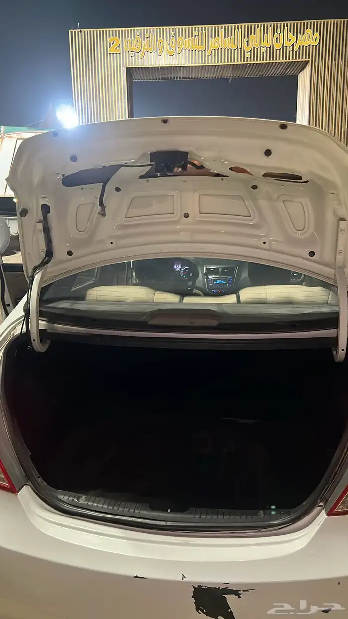 اكسنت 2017 ماشيه 290 نظيفه ابيض لها معي 4 سنين وماقد اشتكيت 10