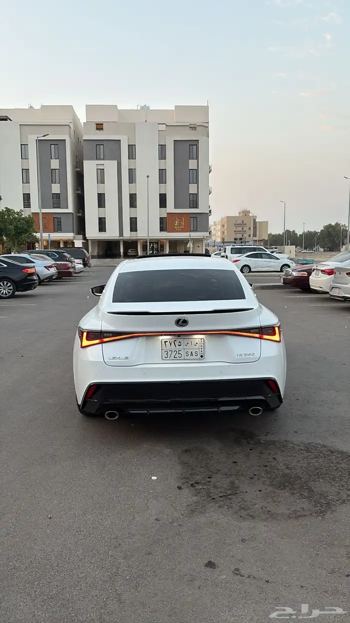 لكزس IS 350 F-sport 2023 3