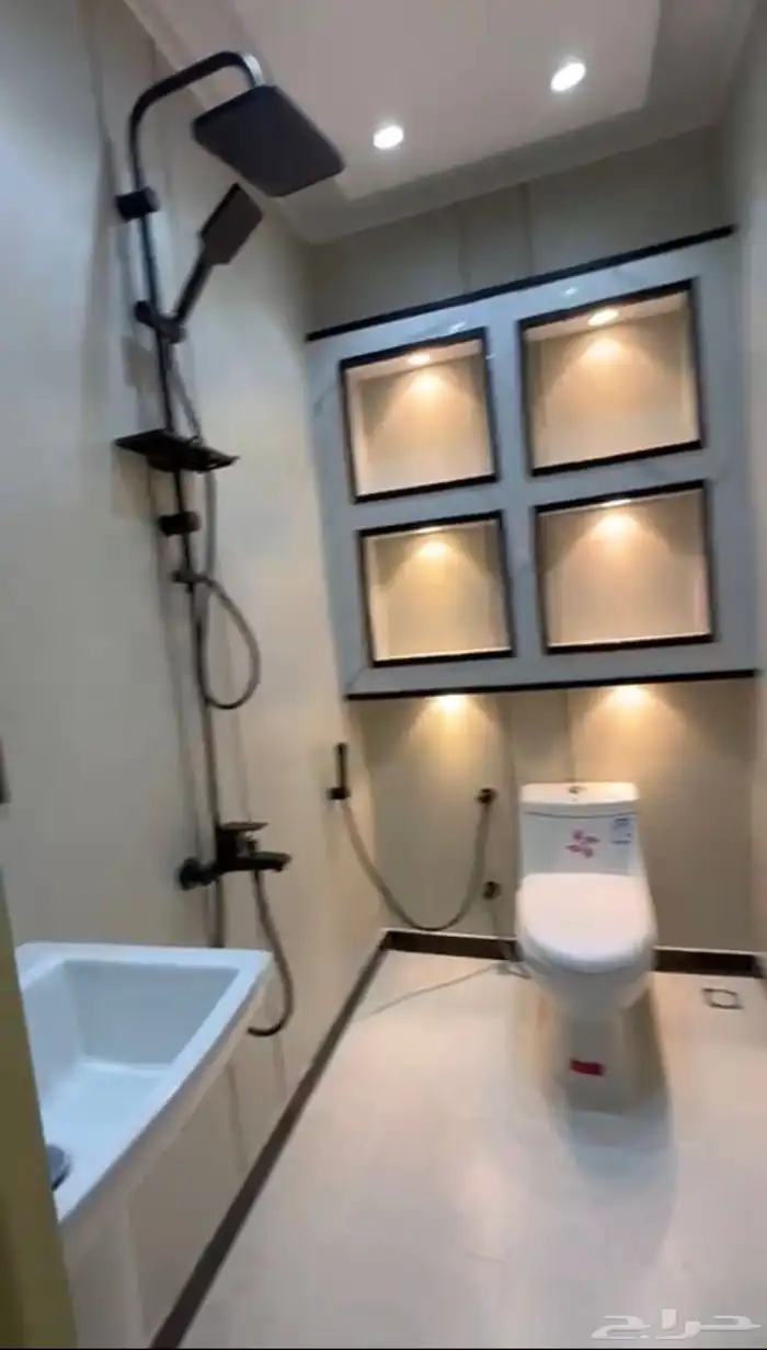 كرفانه طول 22 العرض اربعه ونص 11