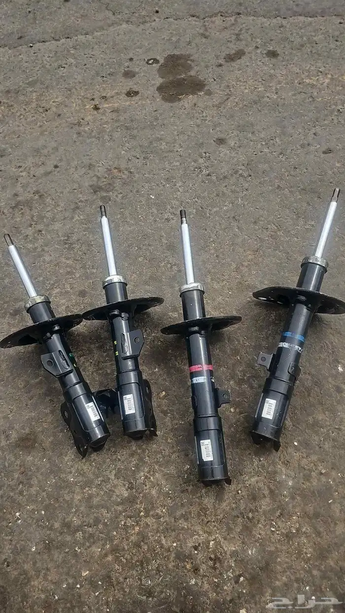 قطع غيار لكزس اي اس 350 2013 - 2017 مساعدات و مقصات و كراسي 1