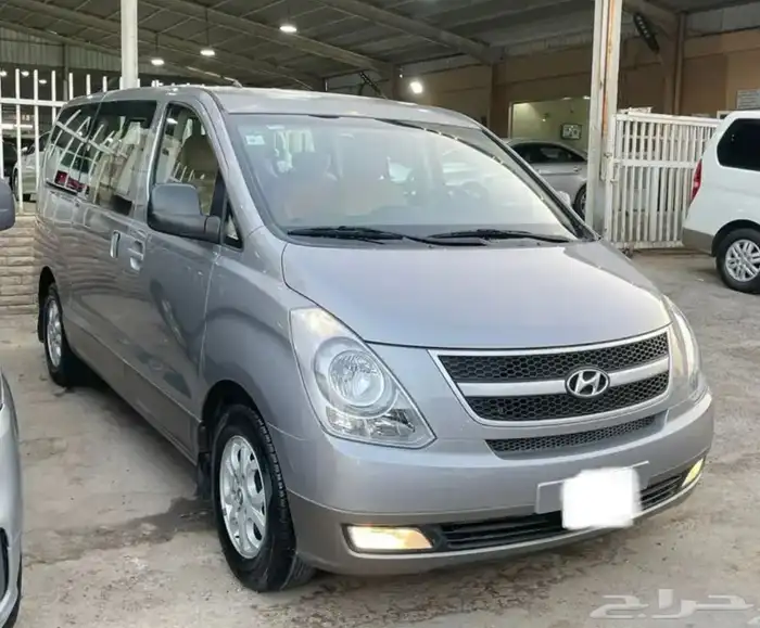 يتوفر سياره ( هيونداي اتش 1 ) موديل 2016 نظييف جدا مع سائق 0