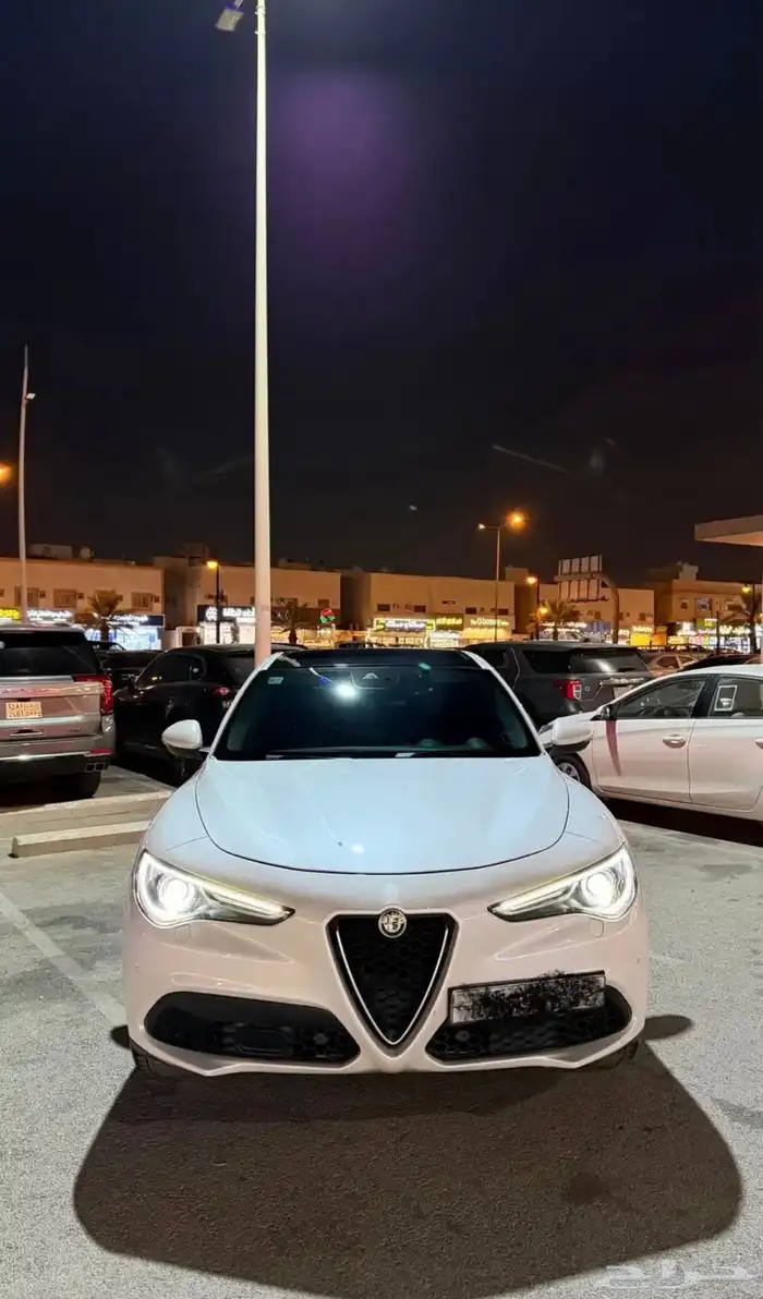 الفا روميو ستيلفيو 0