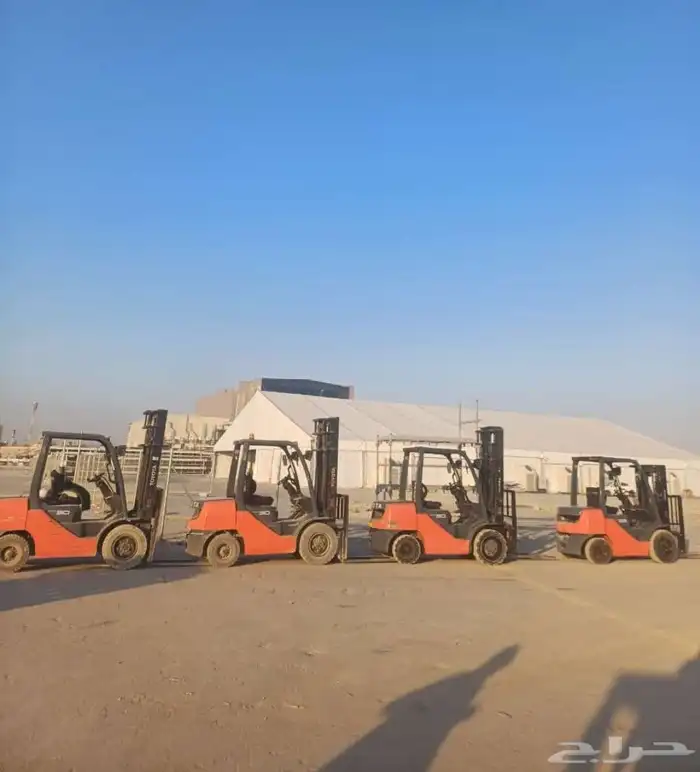 رافعة للايجار رافعه شوكيه فوركلفت 4