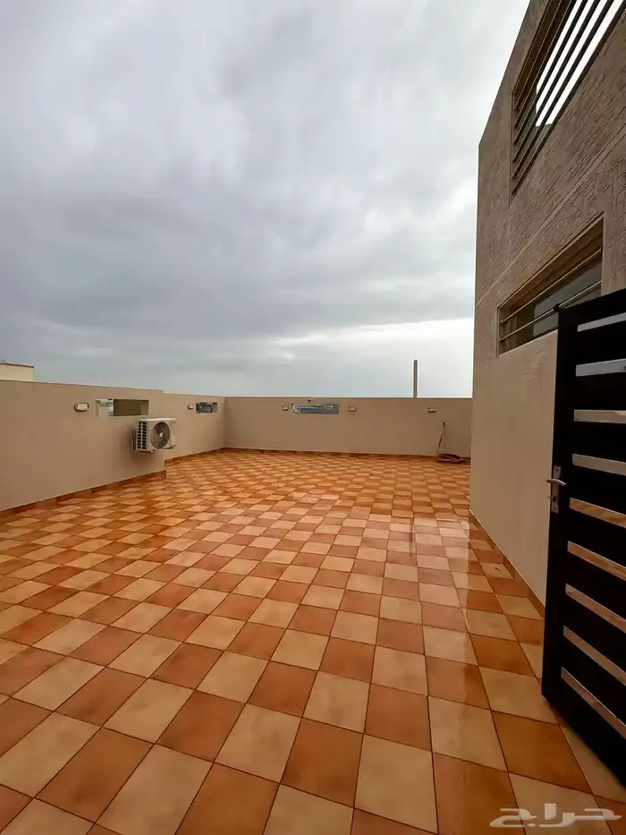 للايجار فله مؤثثة- ابها حي الضباب 80 الف سنوي 24