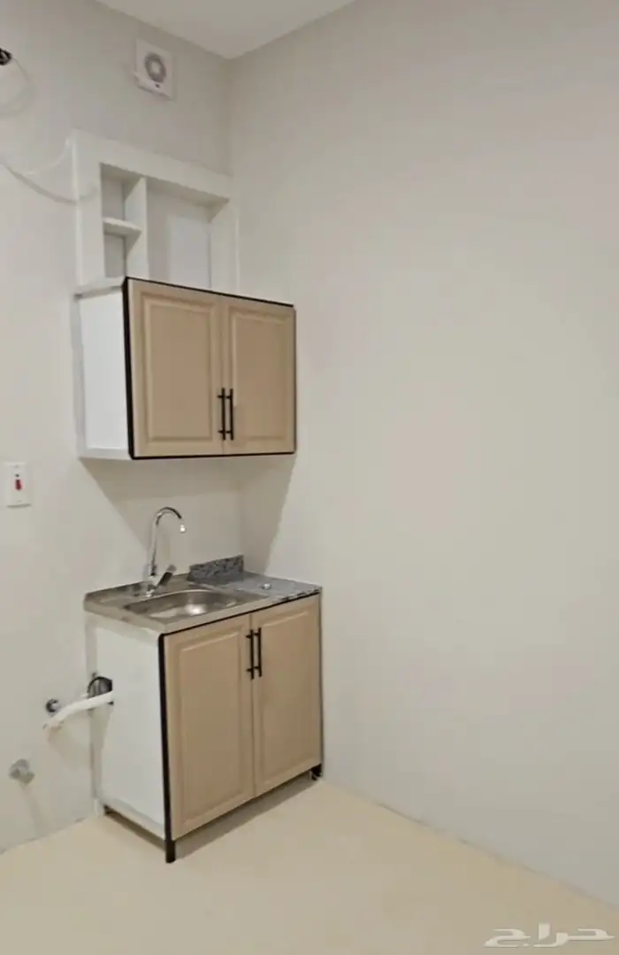 شقة غرفه للايجار في اشبيليه ب 1800 0