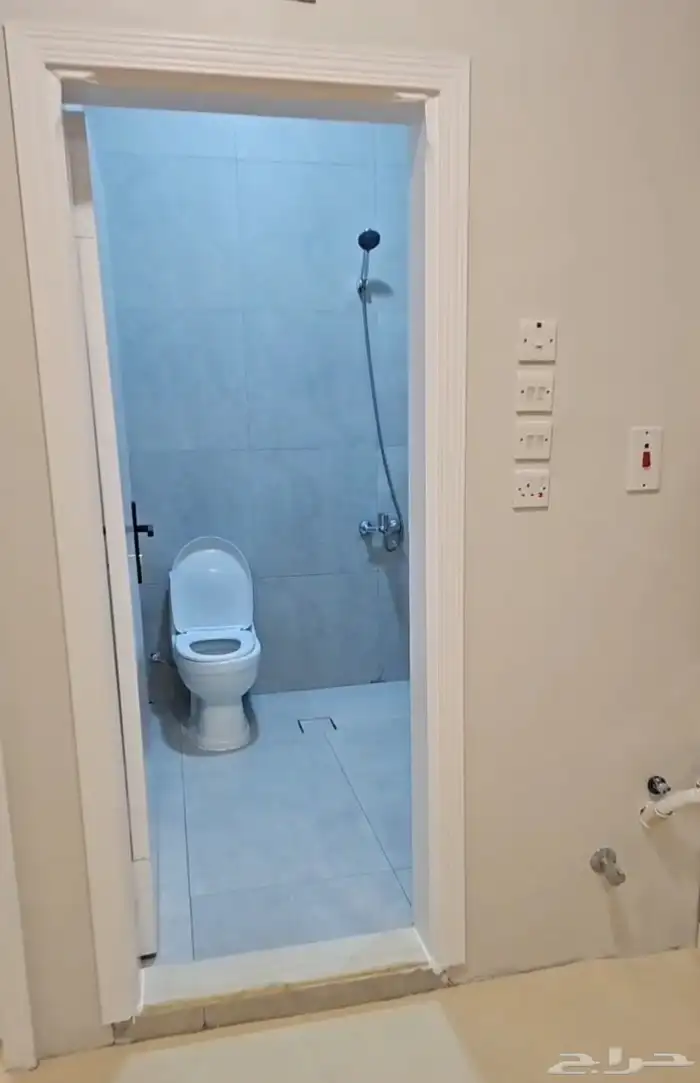 شقة غرفه للايجار في اشبيليه ب 1800 2