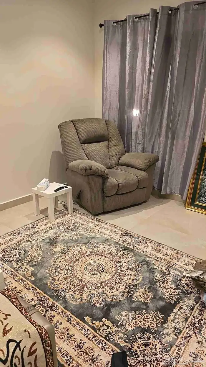 كرسي استرخاء من آشلي امريكي بتصميم أنيق وعصري بمسند 1