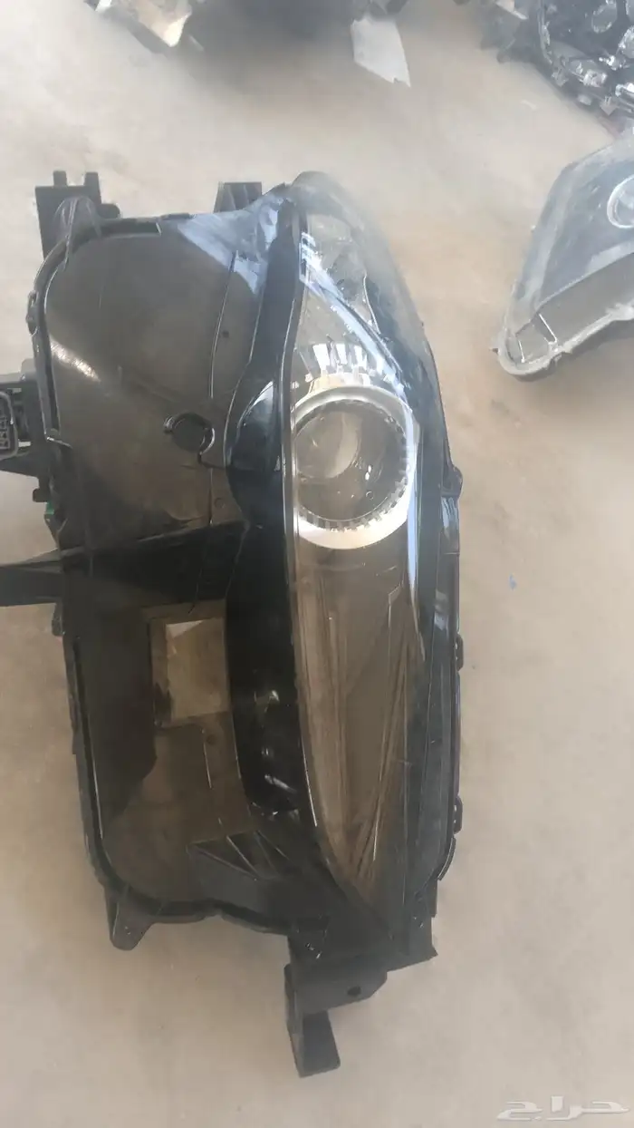 يوجد لدينا صدام وشمعات مازدا 30 1