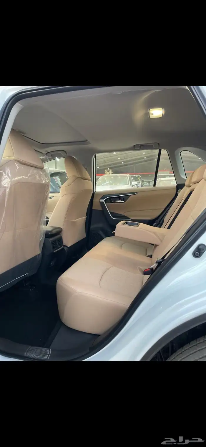 تويوتا راف فور XLE بنزين 2025 فتحة بنزين 7