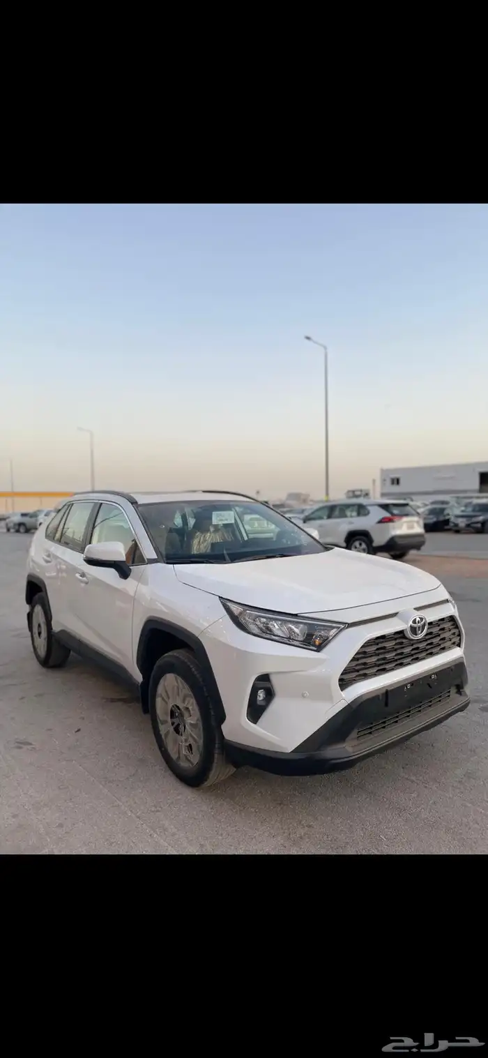 تويوتا راف فور XLE بنزين 2025 فتحة بنزين 0