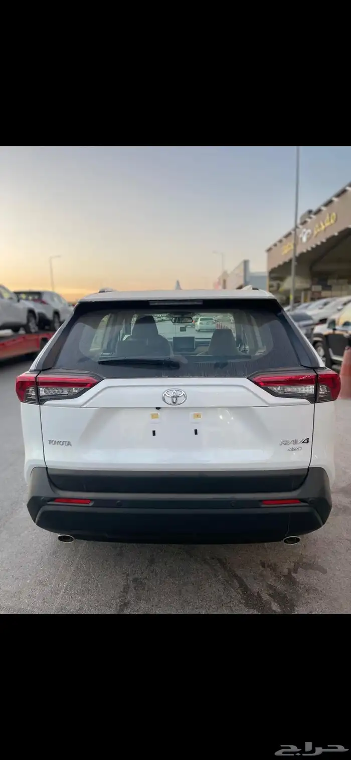 تويوتا راف فور XLE بنزين 2025 فتحة بنزين 4