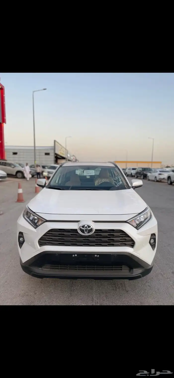 تويوتا راف فور XLE بنزين 2025 فتحة بنزين 1