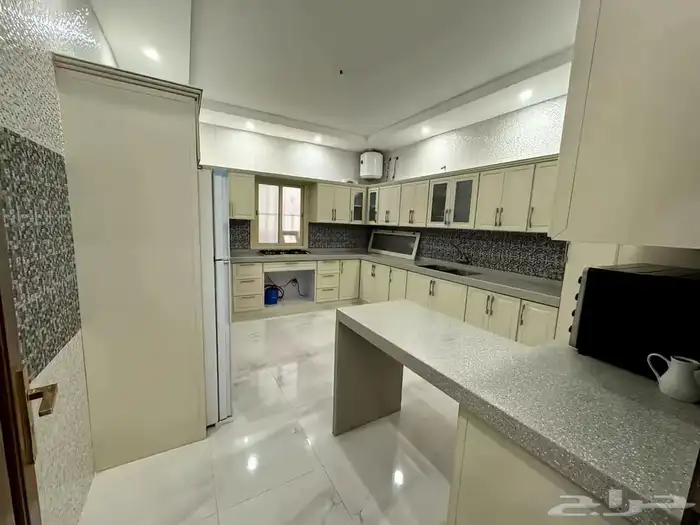 للايجار فله مؤثثة- ابها حي الضباب 80 الف سنوي 12