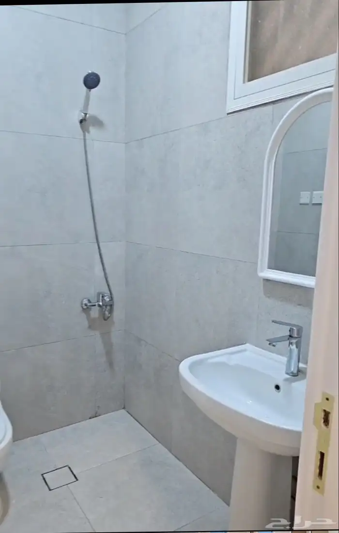 شقة غرفه للايجار في اشبيليه ب 1800 3