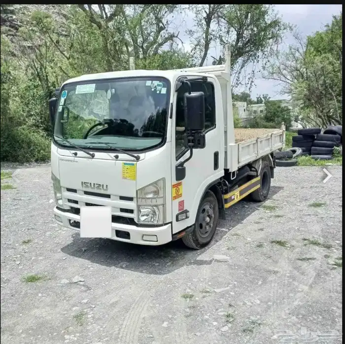 قلاب للايجار الشهري ISUSU أسيزوا موديل2015 مكيف وكاله 0