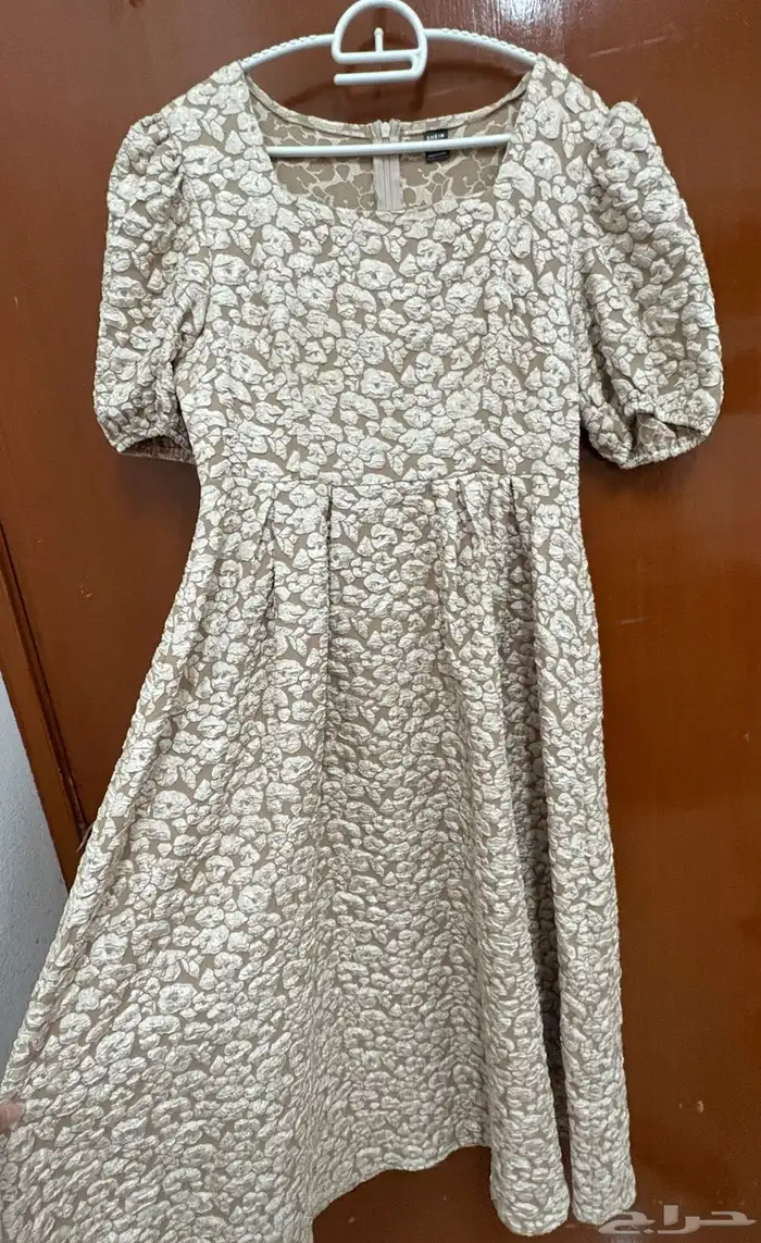 فستان ذهبي 0