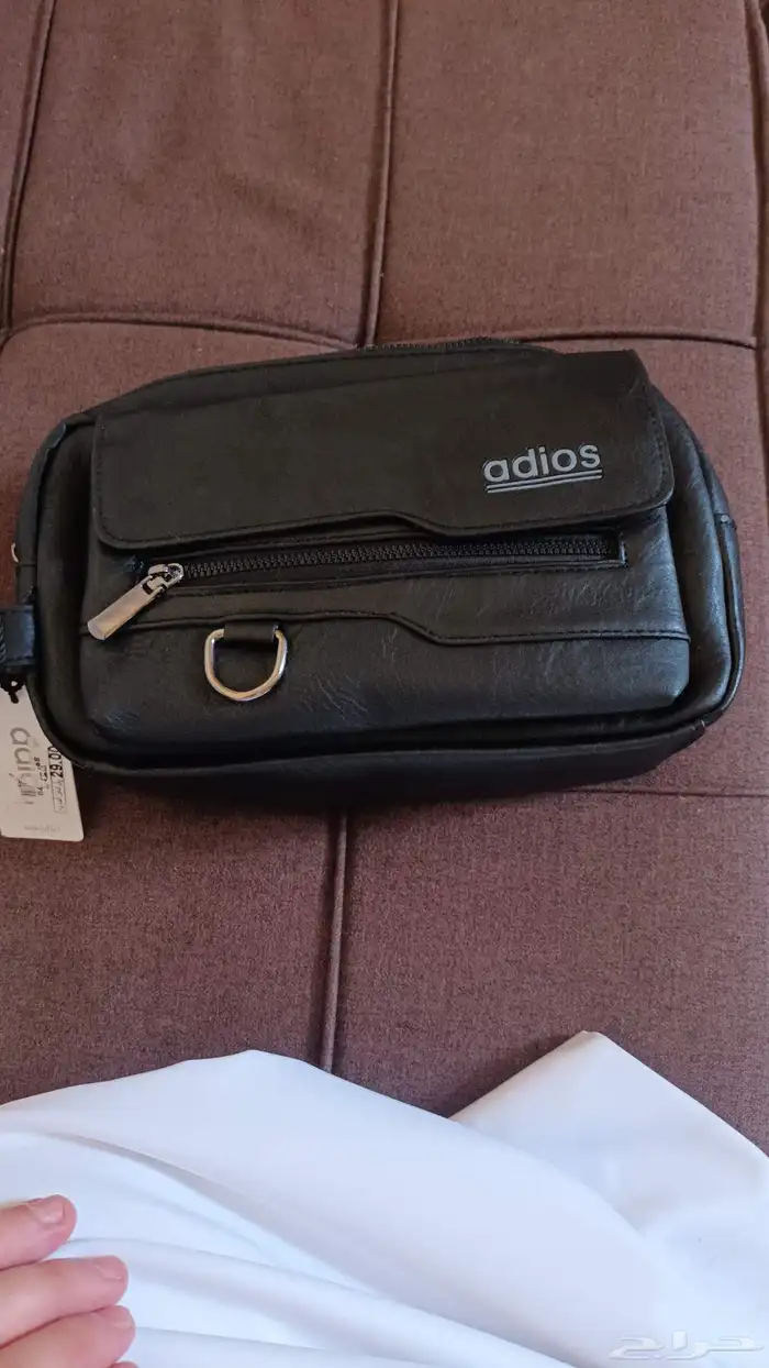 شنطه رجالي صغير ه يدويه جديده غير مستخدمه السعر 100ريال 0