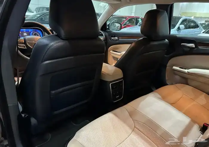 كرايزلر C300 موديل 2018 فل كامل نضيف جدا 19