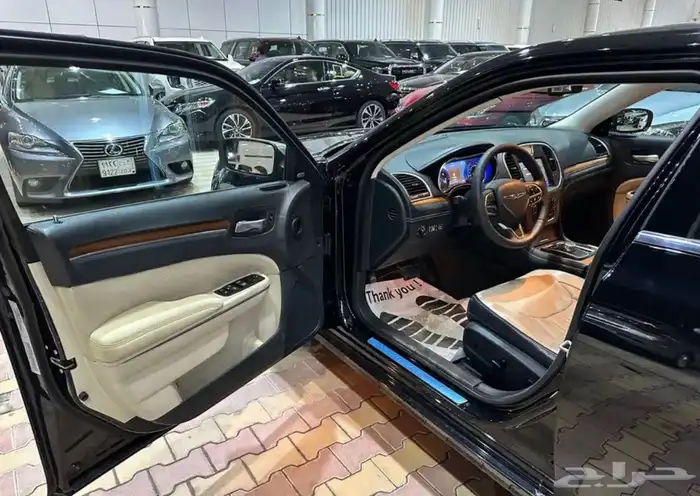 كرايزلر C300 موديل 2018 فل كامل نضيف جدا 14