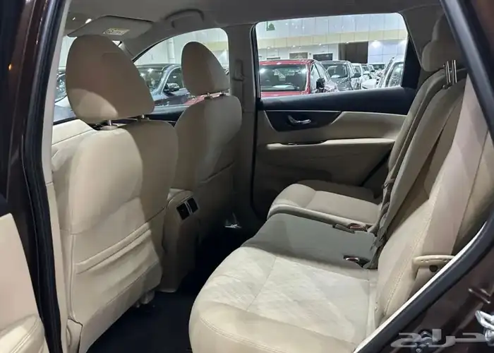 نيسان اكس تريل موديل 2021 دبل نضيف جدا 18