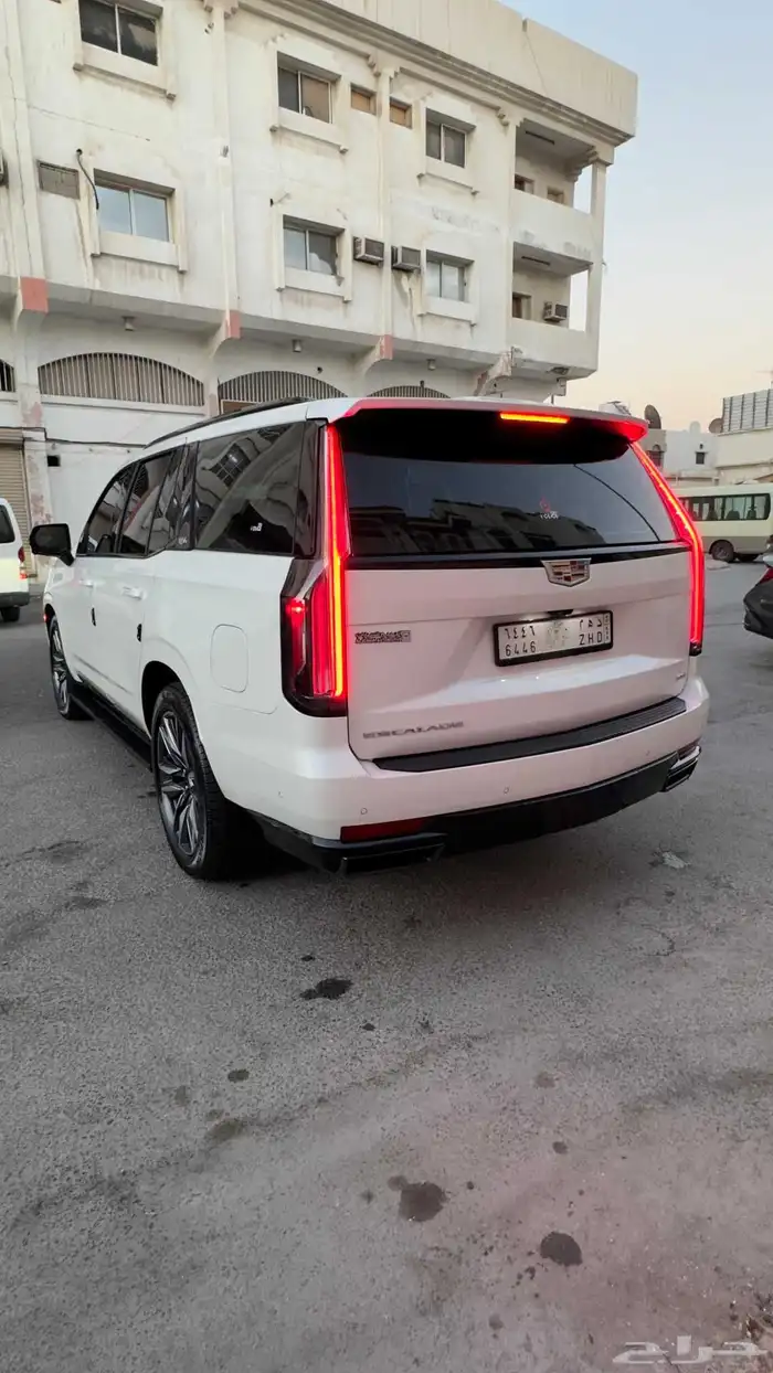 كاديلاك اسكاليد. بلاتينيوم سبورت 2021 Cadillac escalade 3