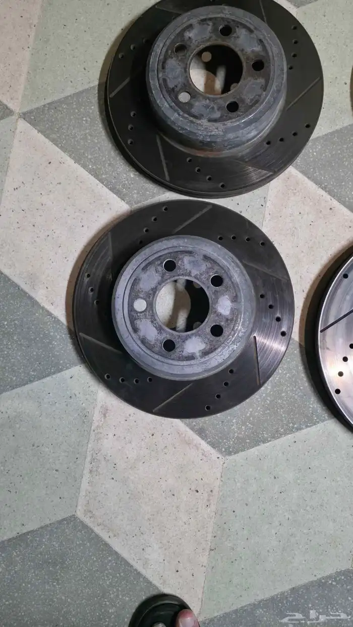 للبيع هوبات رياضيه لسيارات موبار لتشارجر وتشالنجر 2