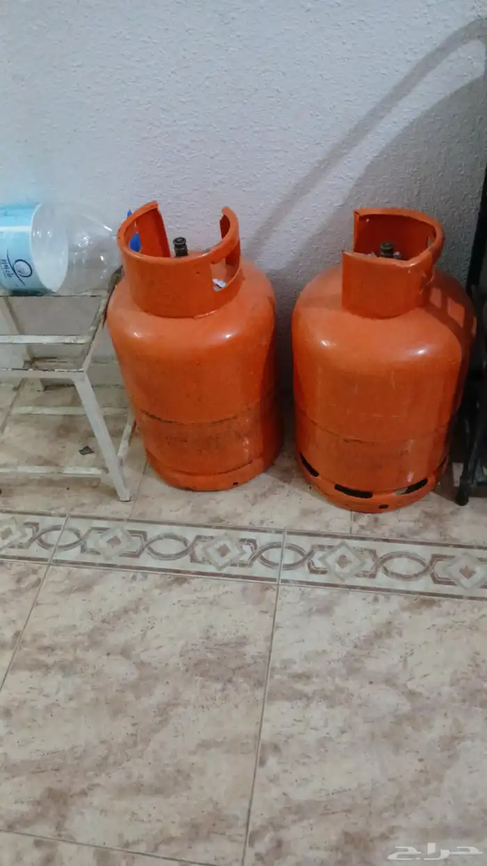 انبوبتين للبيع بسعر 350 ريال للاثنين وب180 الواحدة 0