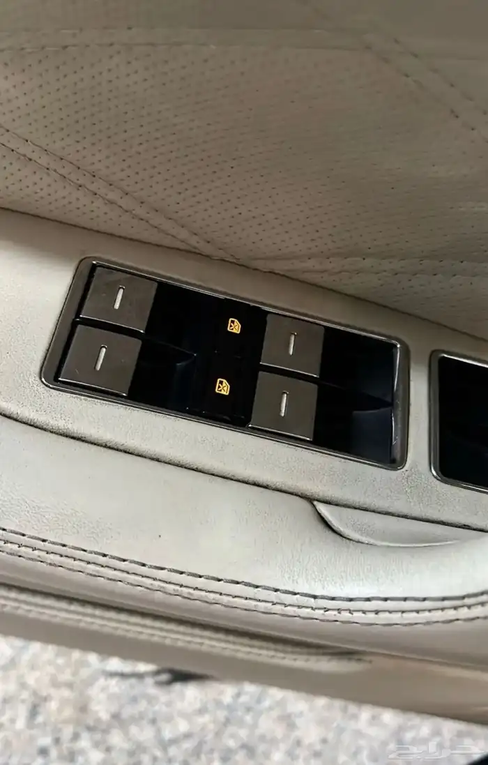 قطع غيار بنتلي 12