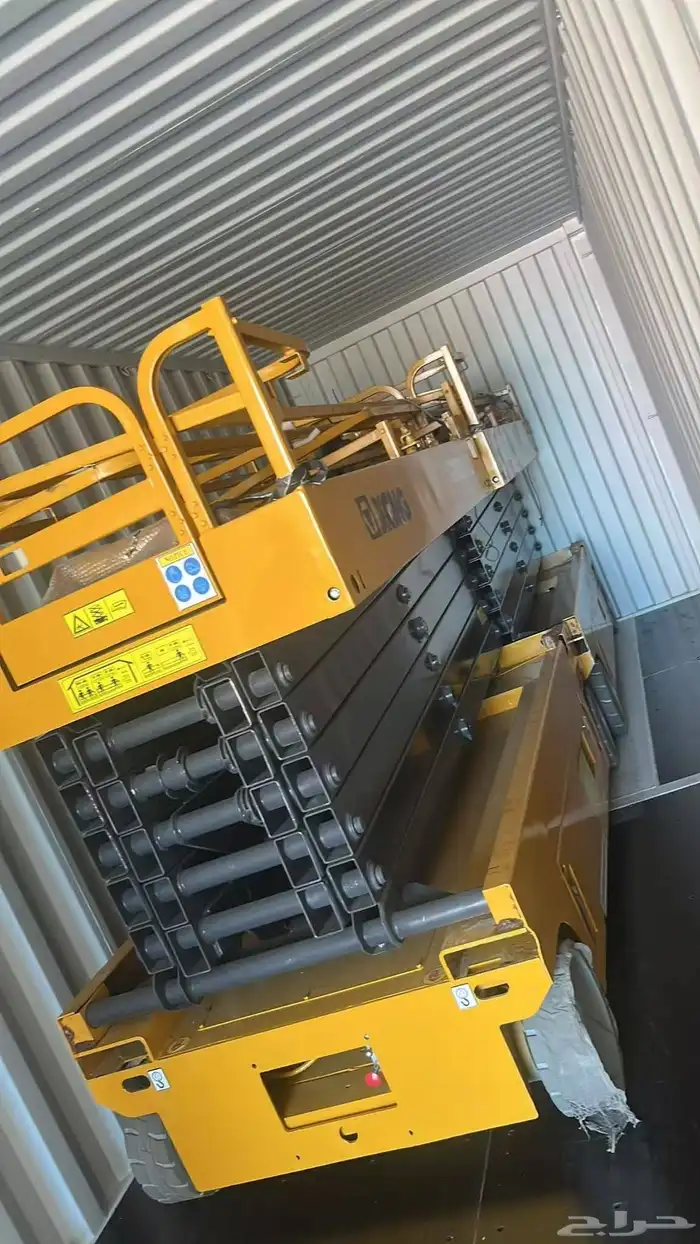 سيزر لفت للايجار رافعة شوكية ومقصية مان ليفت فوركلفت للايجار 4