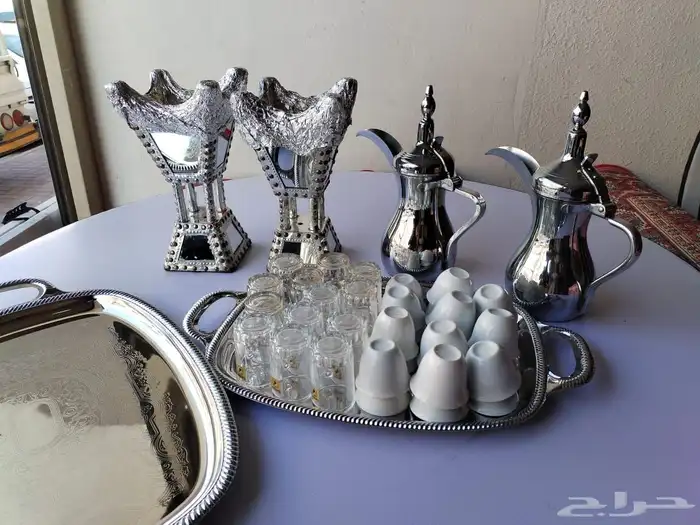 تأجير كراسي وطاولات بأنواعها وقهوجي مع أغراضه 9