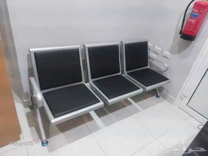 جديد كرسي انتظار جلد و حديد بالكرتون 3 مقعد 4