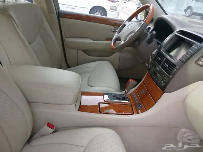 قريبا سيتم العرض لكزس LS 2005 مخزن 51 الف كيلو 1