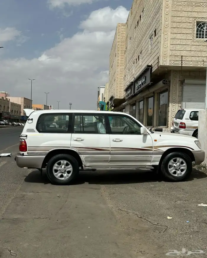 جيب لاندكروزر 2001 مسروق 2