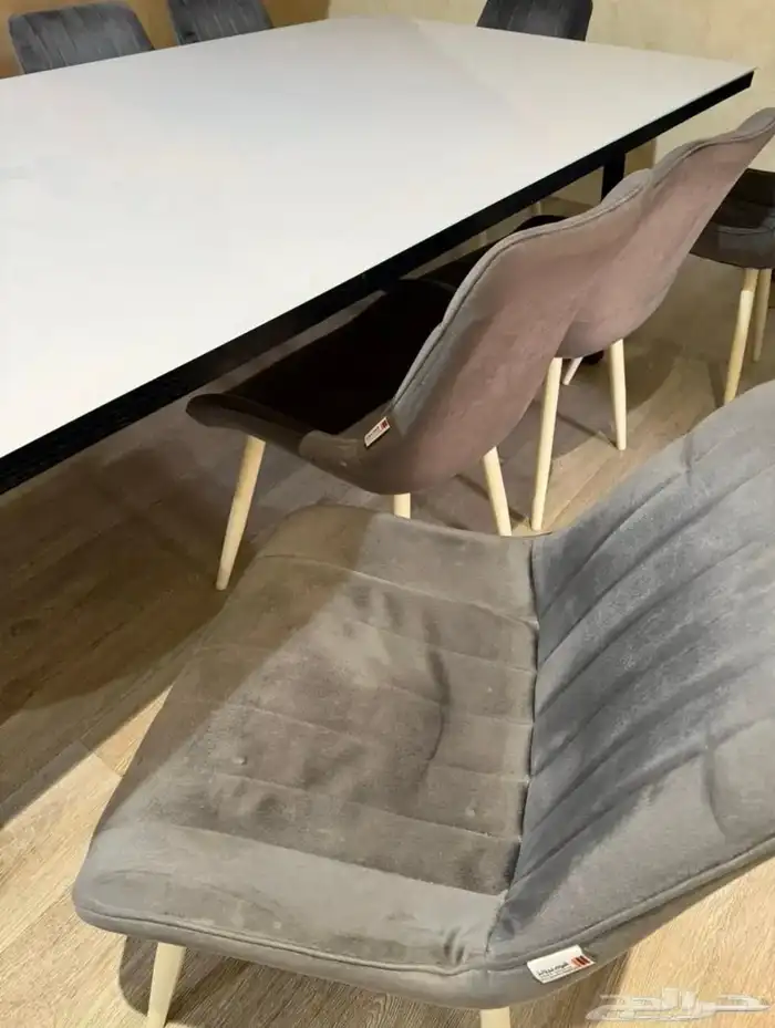 طاولة طعام للبيع 4