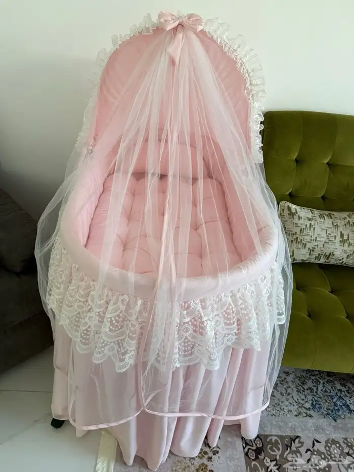 للبيع سرير مواليد 0