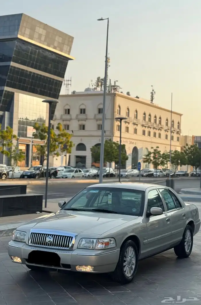 للبيع فورد جراند ماركيز 2010 فل كامل امريكي 1