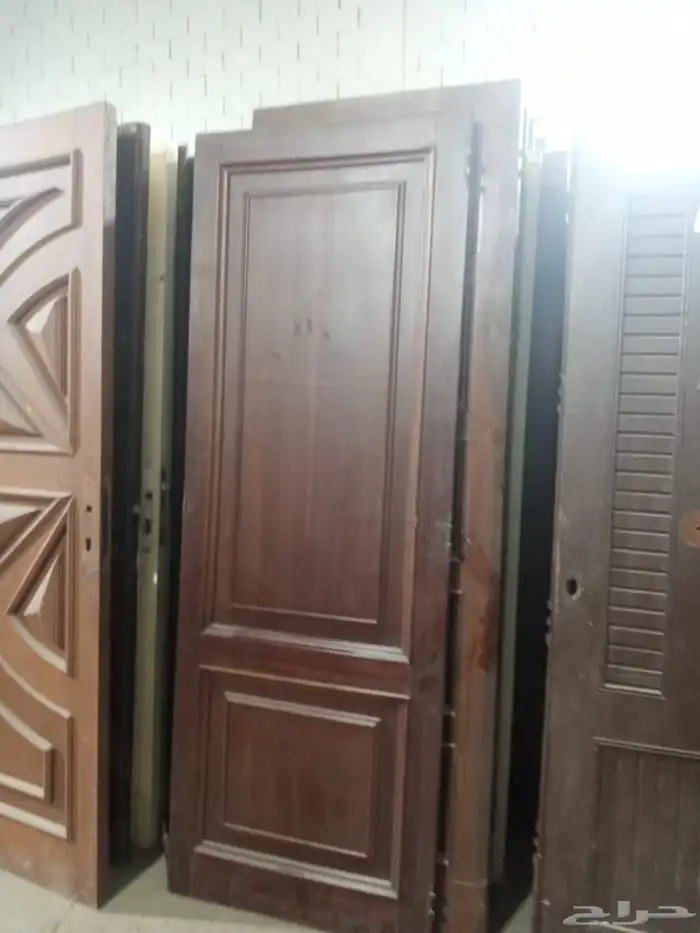 ابواب خشب مستخدمه وابواب حديد والمنيوم جديده للبيع بنبيعيها 7