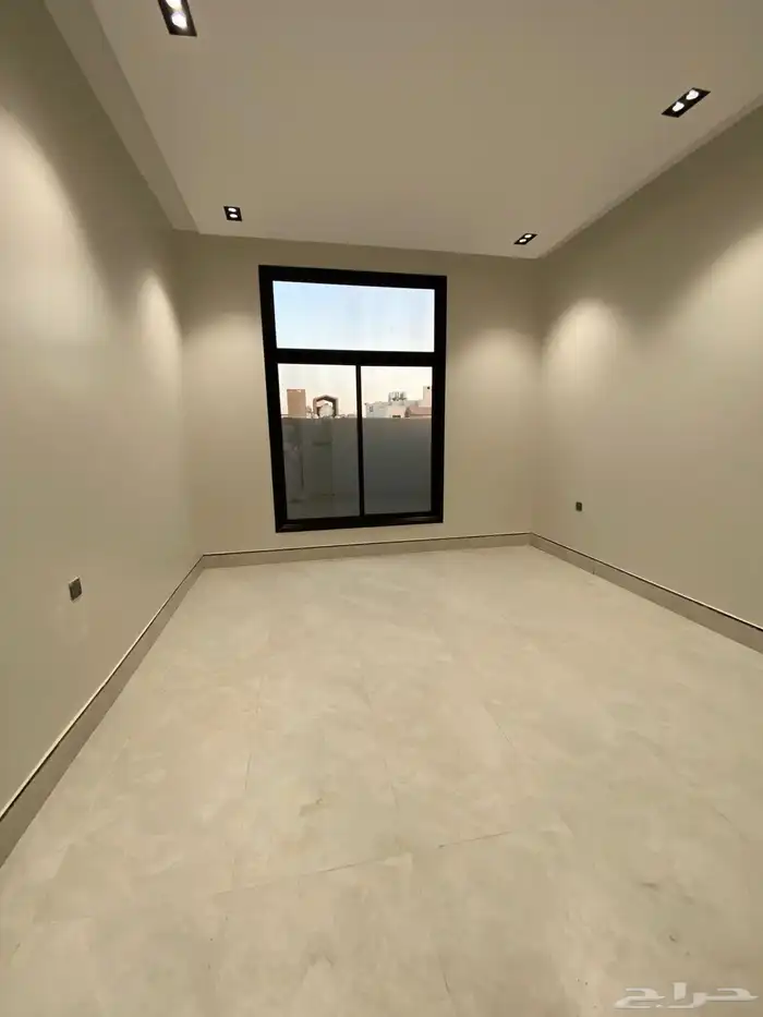 للبيع شقه حي قرطبة 8