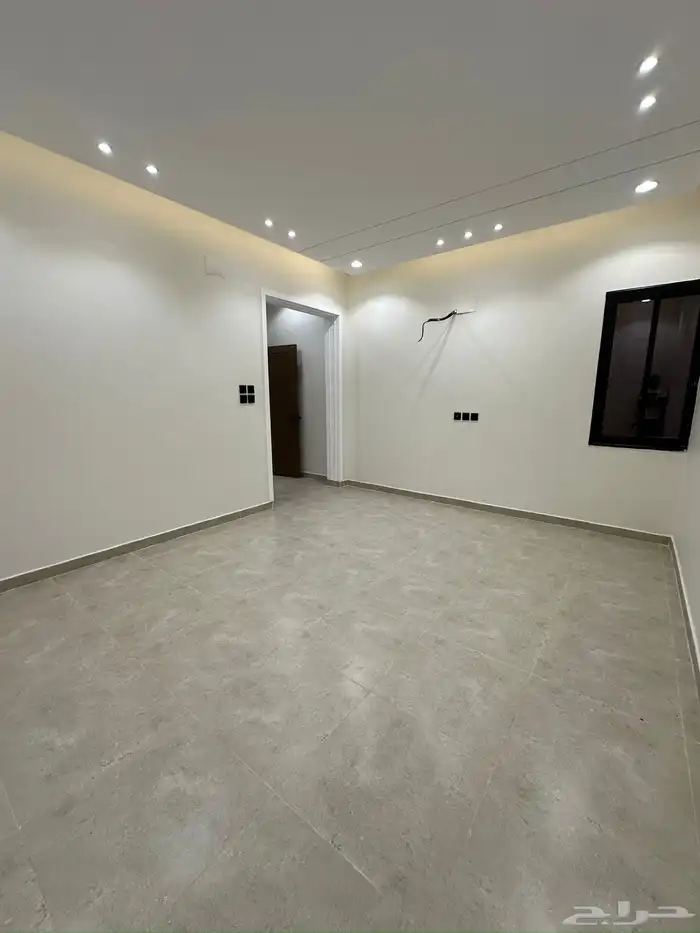 للبيع بحي الضيافه شقق علويه بسطح خاص من 550 الف vip 25