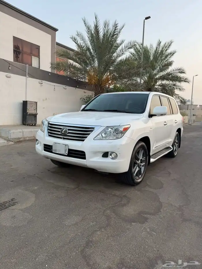 لكزس مخزن نضيف جدآ 2011 ماشي(( 180)) مثبت في موجوز 1