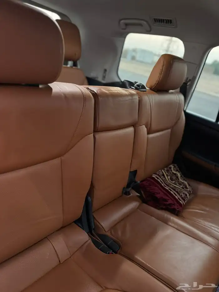 لكزس مخزن نضيف جدآ 2011 ماشي(( 180)) مثبت في موجوز 15