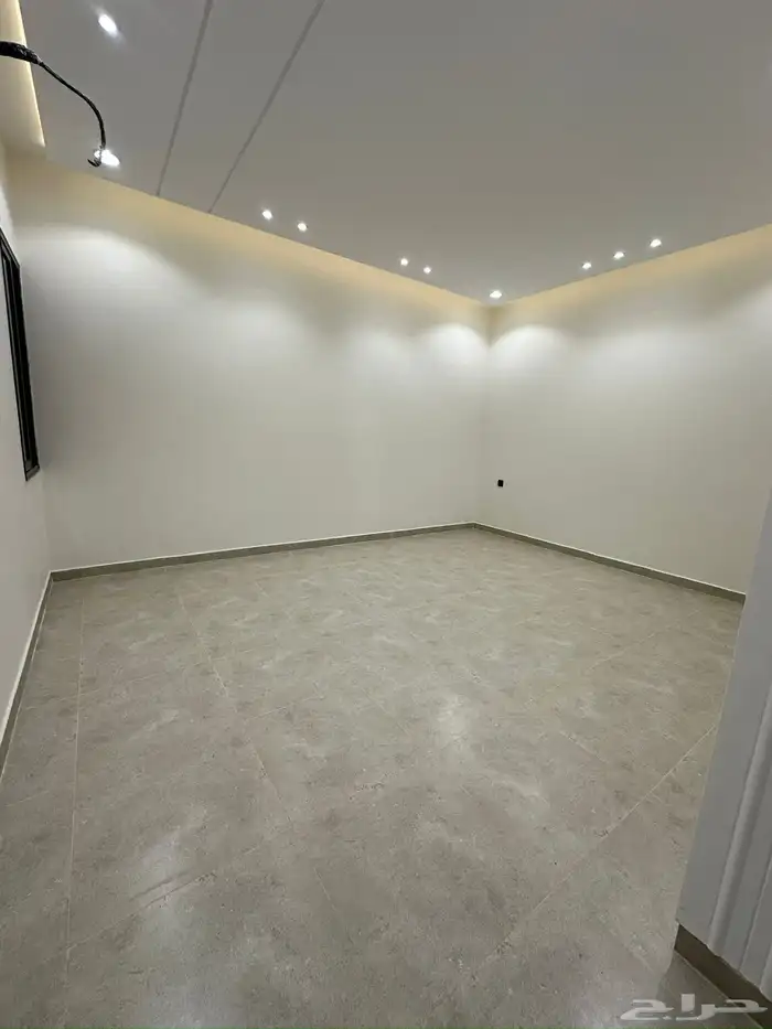 للبيع بحي الضيافه شقق علويه بسطح خاص من 550 الف vip 20