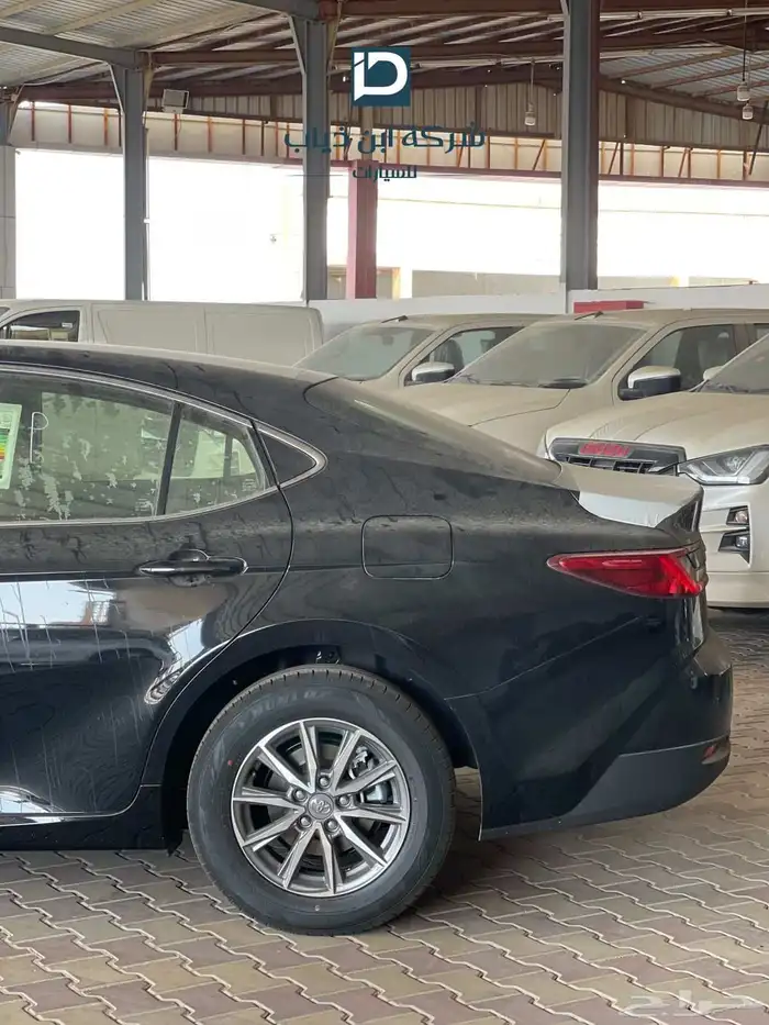 كامري فئة E 2025 استاندر بنزين صادر لوحات اصفار 3