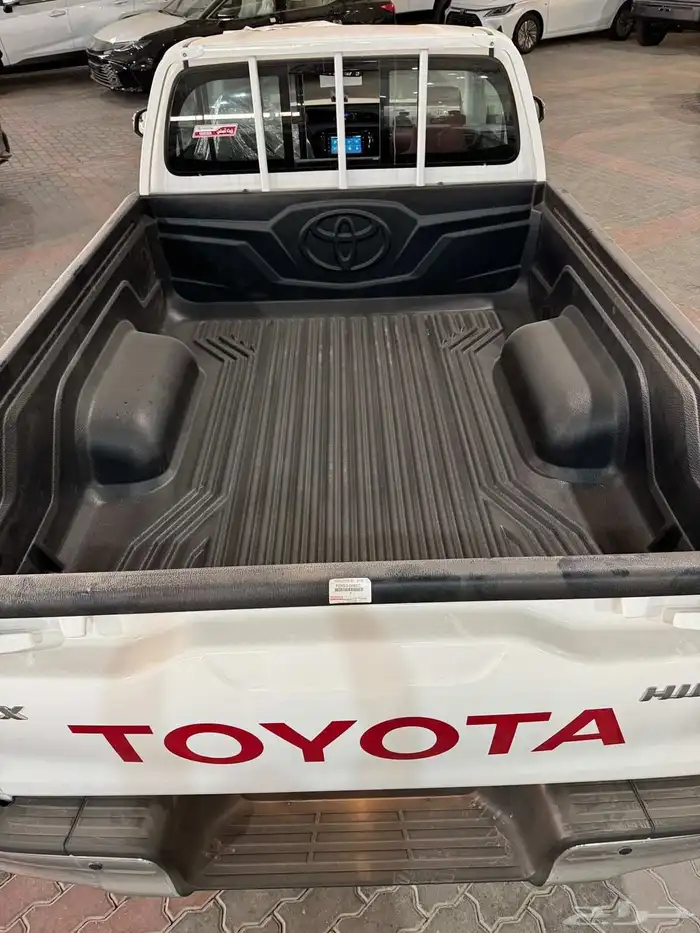 تويوتا هايلكس غمارة بنزين بدون دبل سعودي 2025 8